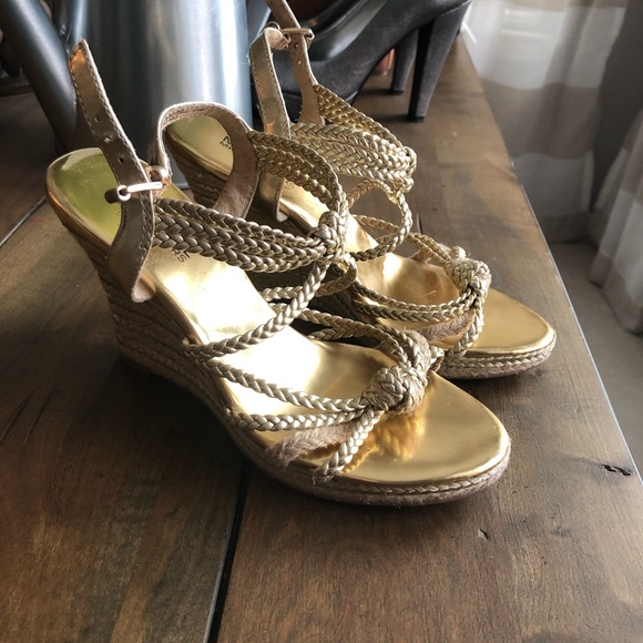 Michael Kors gold strappy wedge 5.5 - Picture 2 of 8